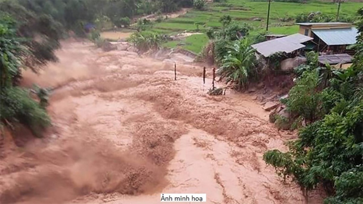 Nguy cơ cao xảy ra lũ quét, sạt lở đất tại các tỉnh vùng núi và ngập úng tại các khu vực trũng, thấp.