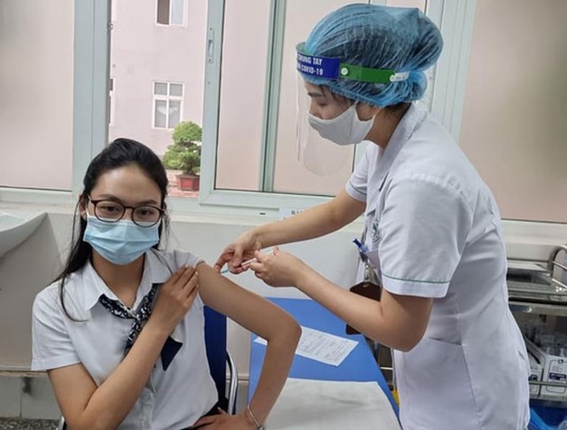 Việt Nam đã tăng nhanh tỷ lệ bao phủ vaccine, song tại một số nơi, việc tiêm vaccine chưa bảo đảm yêu cầu, tiến độ tiêm chủng còn chậm.