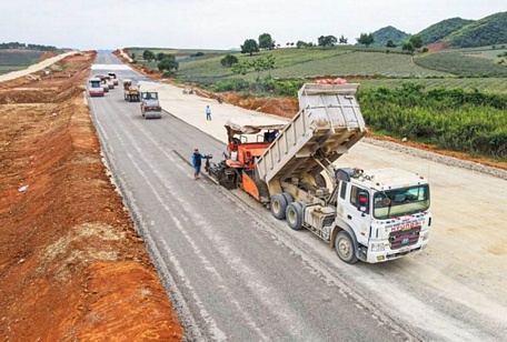  Bộ trưởng Bộ GTVT yêu cầu các ban QLDA sát sao hiện trường, kiên quyết loại bỏ nhà thầu yếu để đảm bảo tiến độ dự án và kế hoạch giải ngân đã đăng ký.