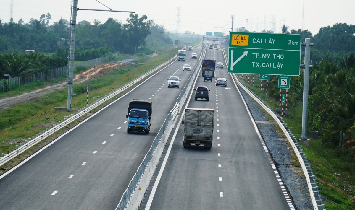 Toàn cảnh cao tốc Trung Lương - Mỹ Thuận.