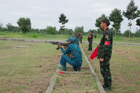 Bắn súng tiểu liên AK bài 1