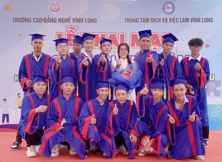 Tuyên truyền, vận động học sinh, sinh viên tham gia để thụ hưởng chính sách BHYT là một trong các nhiệm vụ quan trọng.