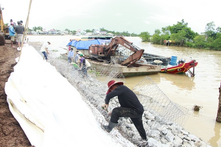 Nhiều biện pháp chủ động ứng phó triều cường và các loại hình thiên tai.