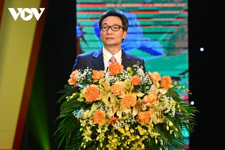 Phó Thủ tướng Vũ Đức Đam phát biểu tại lễ trao giải.