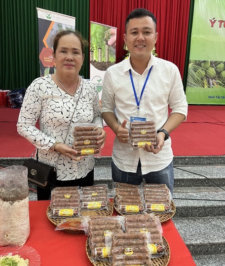 Đặng Nhật Hảo cùng mẹ đoạt giải ba Cuộc thi Ý tưởng và Dự án khởi nghiệp tỉnh Vĩnh Long năm 2022.