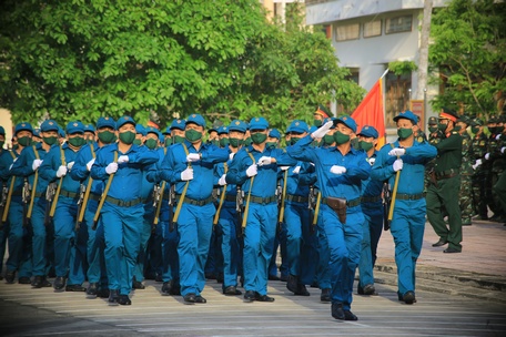 Lực lượng dân quân tự vệ xung kích, đi đầu trong thực hiện những chủ trương, chính sách của Đảng, tích cực tham gia vào các hoạt động xã hội ở địa phương.