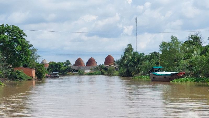 Kênh Thầy Cai (Mang Thít).