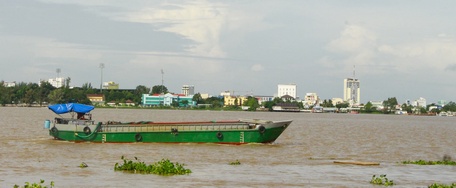 ĐBSCL có hệ thống sông ngòi, kênh rạch chằng chịt mang lại nhiều tiềm năng về dầu khí và năng lượng tái tạo.