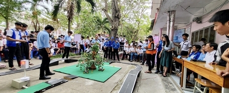 Ngoài học tập, học sinh còn được tạo điều kiện vui chơi, sáng tạo.