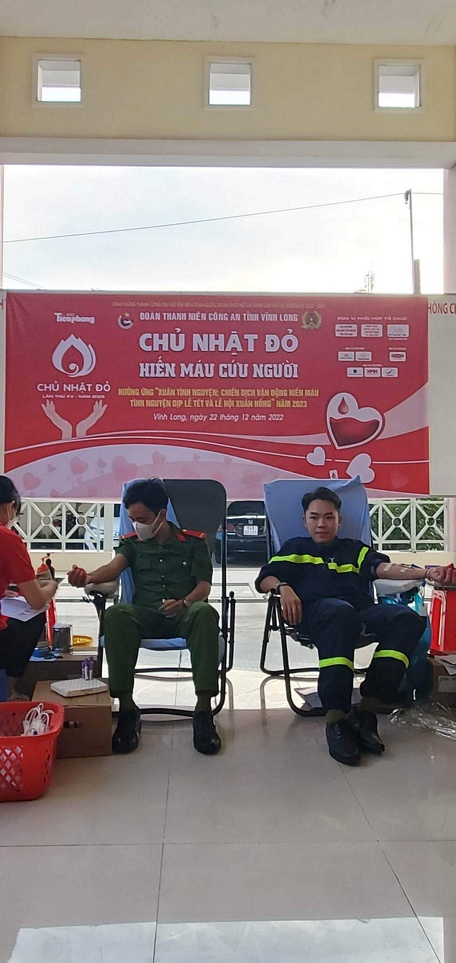 Nhiều người đã đem lại những giọt máu quý giá kịp thời phục vụ cho nhu cầu cấp cứu và chữa trị cho người bệnh trong dịp Tết.