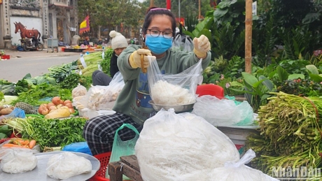 Phiên chợ bún đặc biệt chỉ diễn ra đúng ngày mùng 3 Tết tại đất làng nghề Thanh Lãng (Bình Xuyên, Vĩnh Phúc).