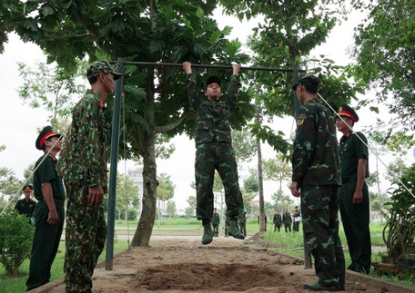 Cán bộ, chiến sĩ lực lượng vũ trang bản lĩnh, sẵn sàng nhận và hoàn thành tốt mọi nhiệm vụ được giao.