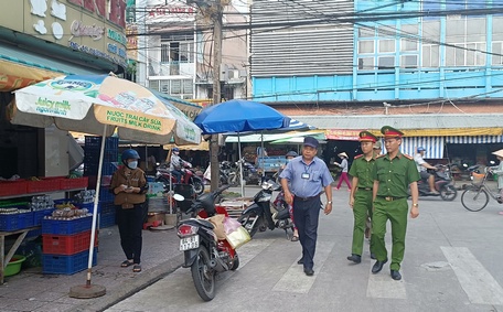 Tình hình an ninh, trật tự ở các chợ được đảm bảo phục vụ nhu cầu mua sắm an toàn cho người dân.