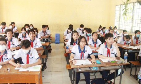 Tham gia nghiên cứu, sáng tạo nhưng các em học sinh vẫn duy trì thành tích học sinh giỏi.