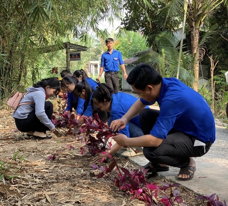 Tháng Thanh niên, tuổi trẻ thực hiện nhiều công trình, phần việc mang lại lợi ích thiết thực cho địa phương, người dân.