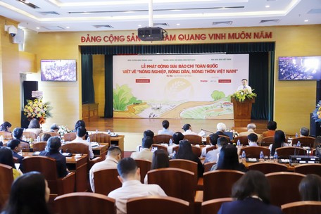  Sáng nay, 26/4, tại Hà Nội, diễn ra Lễ phát động Giải báo chí toàn quốc viết về 