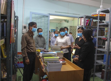 Thư viện tỉnh bong tróc, xuống cấp, khó khăn trong lưu trữ sách và phục vụ độc giả.
