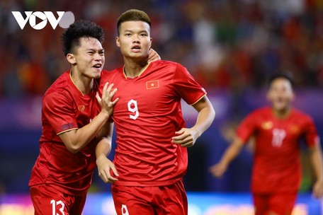  U22 Việt Nam đang đứng trước cơ hội sớm giành vé vào bán kết SEA Games 32. (Ảnh: Dương Thuật)