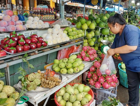 Giá xoài rẻ, sức tiêu thụ chậm.