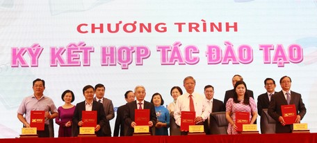 Trường đại học cần hợp tác chặt chẽ với doanh nghiệp để đẩy mạnh nghiên cứu khoa học, đổi mới sáng tạo.