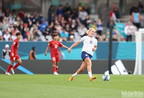 Lindsey Horan nâng tỷ số lên 3-0 cho đội tuyển nữ Mỹ.