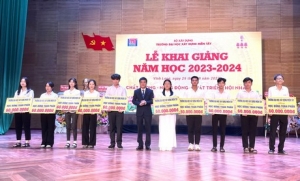 Trường ĐH Xây dựng Miền Tây khai giảng năm học mới